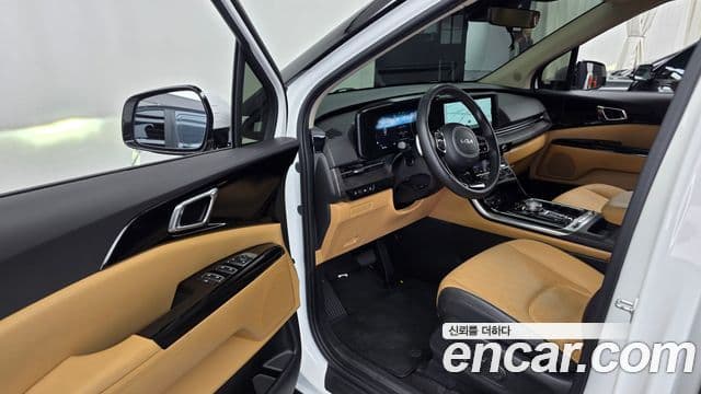Kia Carnival 2023 — ფოტო 10/20