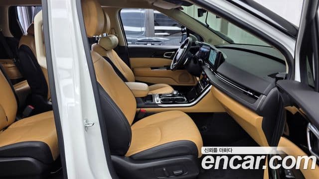 Kia Carnival 2023 — ფოტო 11/20