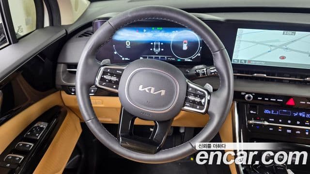 Kia Carnival 2023 — ფოტო 13/20