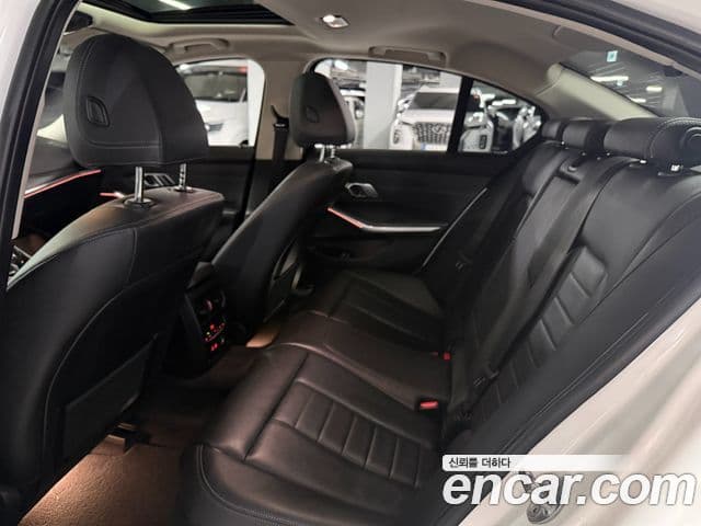 BMW 3 Series 2019 — Şəkil 8/20