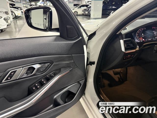 BMW 3 Series 2019 — Şəkil 11/20