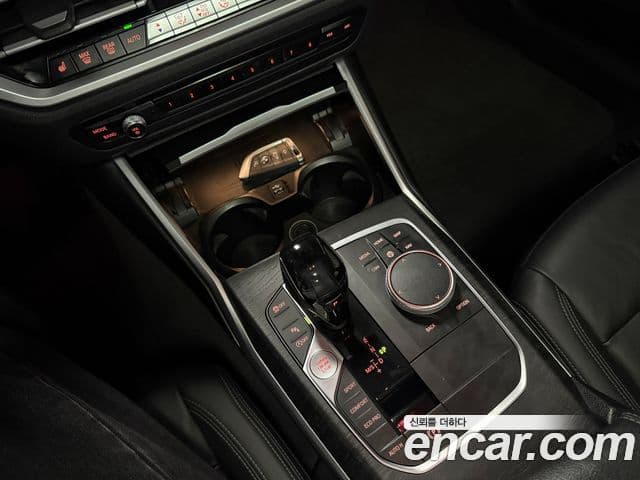 BMW 3 Series 2019 — ფოტო 14/20
