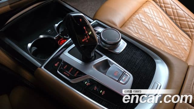 BMW 7 Series 2019 — Фото 9/20