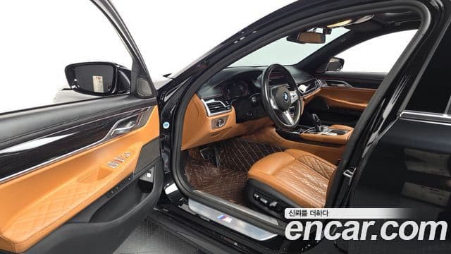 BMW 7 Series 2019 — Фото 10/20