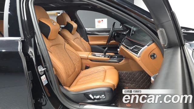 BMW 7 Series 2019 — Фото 11/20