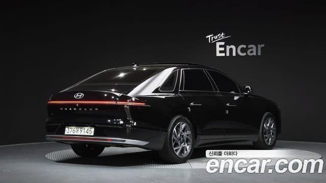 Hyundai Grandeur 2023 — ფოტო 2/20