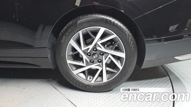 Hyundai Grandeur Hybrid 2023 — Photo 7/35