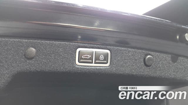 Hyundai Grandeur Hybrid 2023 — Photo 4/35