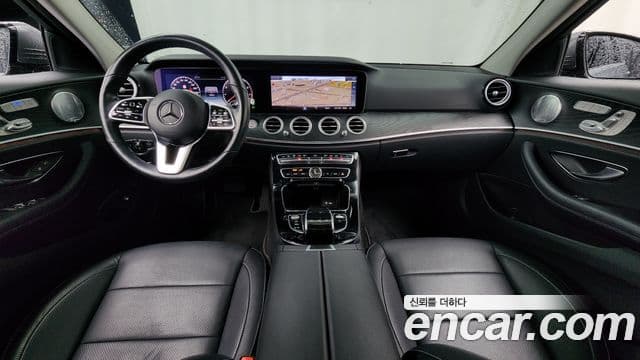 Mercedes-Benz E-Class 2018 — ფოტო 7/20