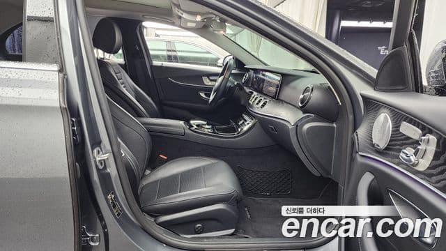 Mercedes-Benz E-Class 2018 — ფოტო 11/20
