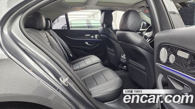 Mercedes-Benz E-Class 2018 — ფოტო 12/20