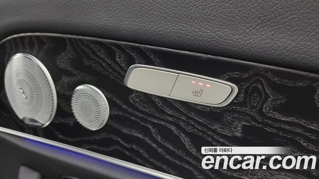 Mercedes-Benz E-Class 2018 — ფოტო 19/20