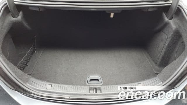 Mercedes-Benz E-Class 2018 — ფოტო 20/20