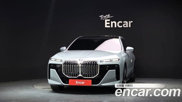 BMW 7 Series 2023 — ფოტო 3/20