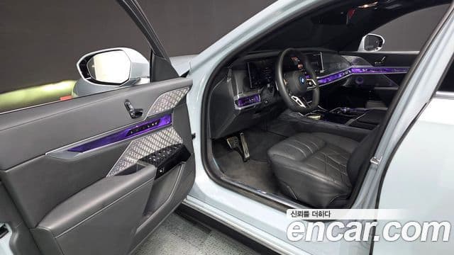 BMW 7 Series 2023 — ფოტო 11/20
