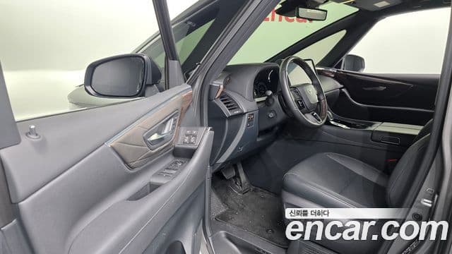 Toyota Alphard 2025 — Фото 10/20