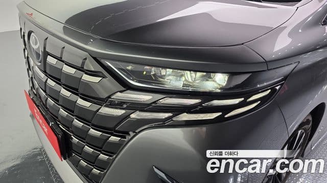Toyota Alphard 2025 — Photo 21/36
