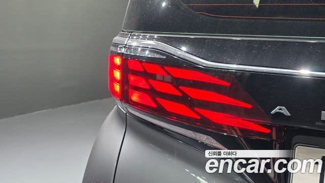 Toyota Alphard 2025 — Photo 24/36