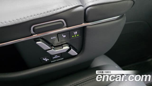 Toyota Alphard 2025 — Photo 16/36