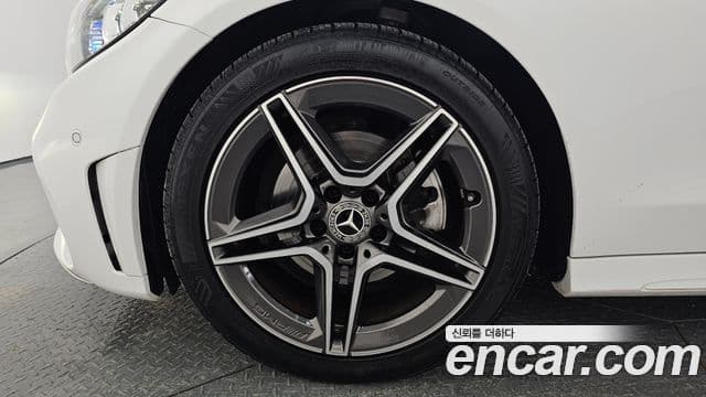 Mercedes-Benz C-Class 2021 — Photo 16/20