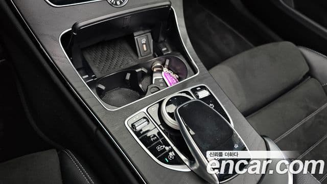 Mercedes-Benz C-Class 2021 — Photo 8/20