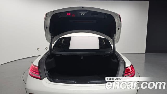 Mercedes-Benz C-Class 2021 — Photo 7/20