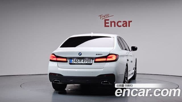 BMW 5 Series 2023 — ფოტო 4/20