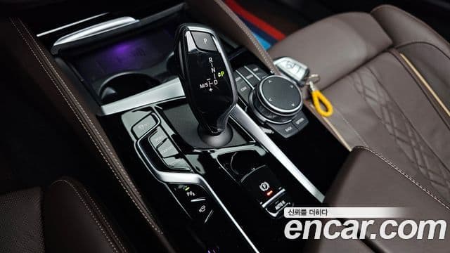BMW 5 Series 2023 — ფოტო 8/20