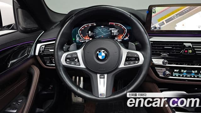 BMW 5 Series 2023 — ფოტო 14/20