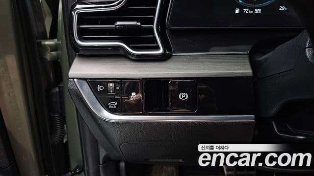 Kia Sportage 2023 — ფოტო 18/20