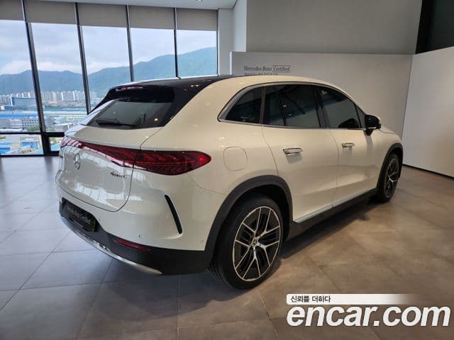 Mercedes-Benz EQE SUV 2025 — ფოტო 1/20