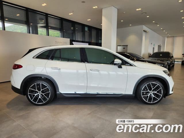 Mercedes-Benz EQE SUV 2025 — ფოტო 4/20