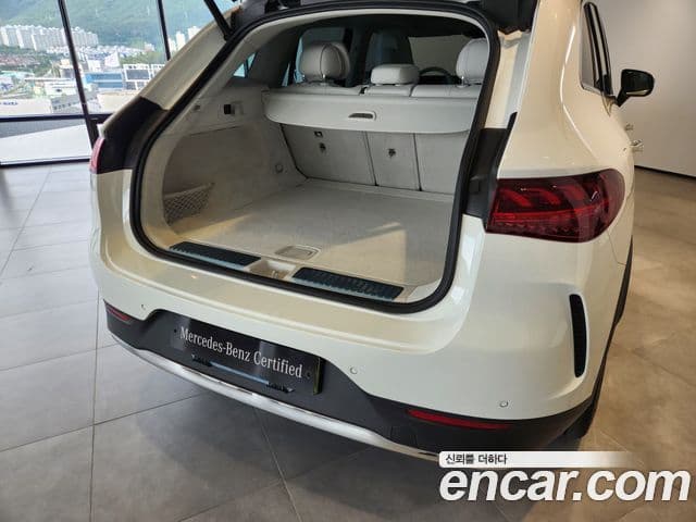 Mercedes-Benz EQE SUV 2025 — ფოტო 14/20