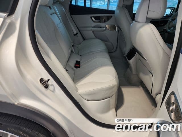 Mercedes-Benz EQE SUV 2025 — ფოტო 9/20