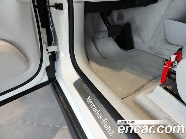 Mercedes-Benz EQE SUV 2025 — ფოტო 17/20