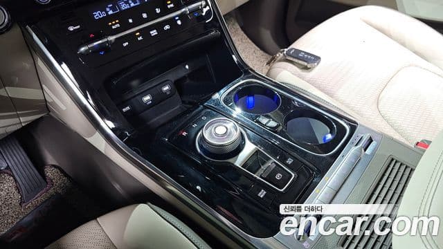 Kia Carnival 2022 — Şəkil 9/20