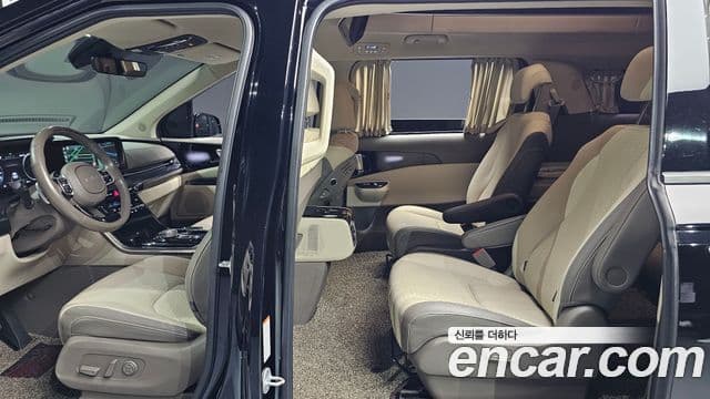 Kia Carnival 2022 — ფოტო 16/20