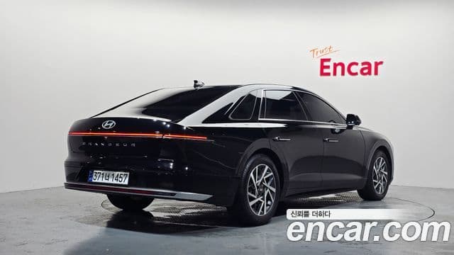 Hyundai Grandeur 2023 — Şəkil 2/20