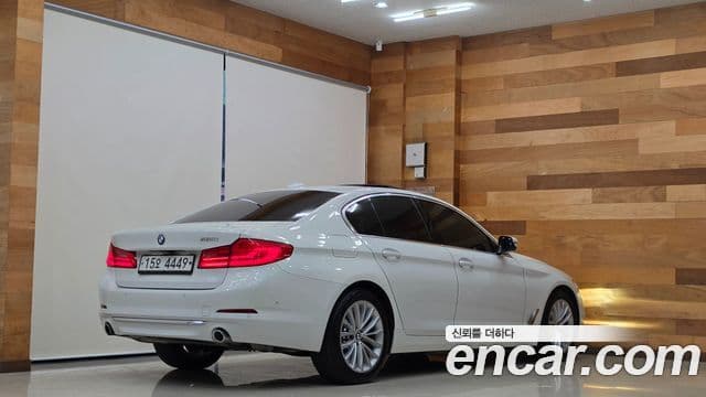BMW 5 Series 2019 — Şəkil 1/20