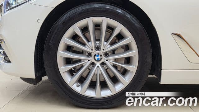 BMW 5 Series 2019 — Şəkil 5/20