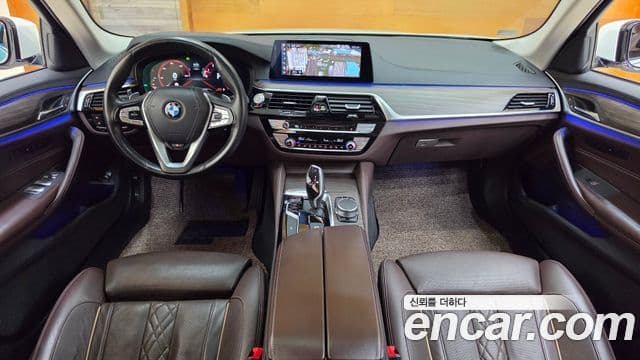 BMW 5 Series 2019 — Şəkil 7/20
