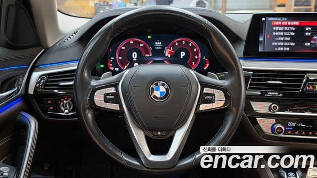 BMW 5 Series 2019 — Şəkil 9/20