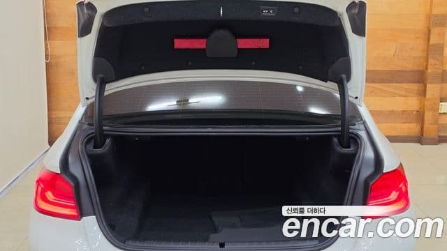 BMW 5 Series 2019 — Şəkil 20/20