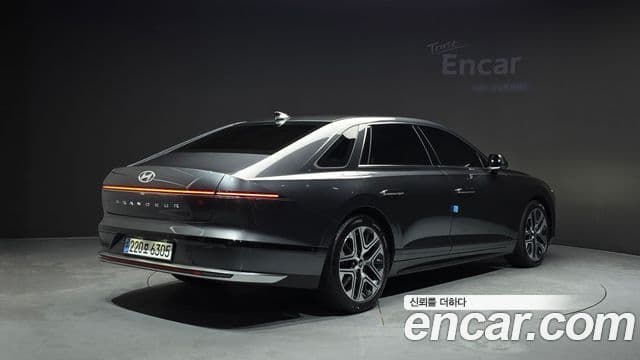 Hyundai Grandeur 2023 — Şəkil 2/20