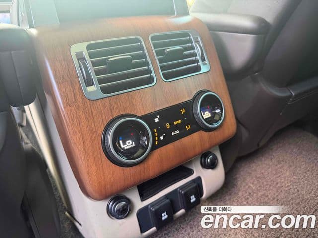 Land Rover Range Rover 2018 — Photo 19/20