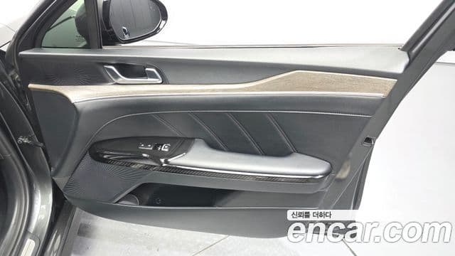 Kia K5 2023 — Photo 2/31