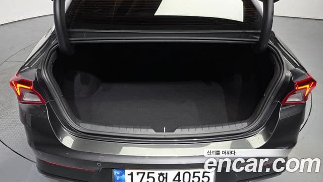 Kia K5 2023 — Photo 7/31