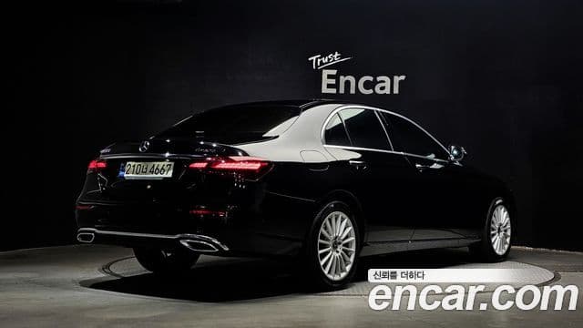 Mercedes-Benz E-Class 2021 — Фото 2/20