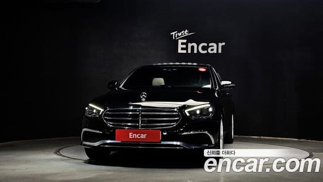 Mercedes-Benz E-Class 2021 — Фото 3/20