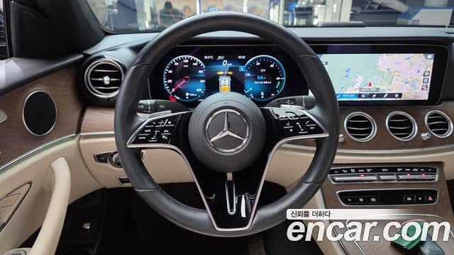 Mercedes-Benz E-Class 2021 — Фото 13/20